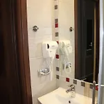 伦勃朗公寓酒店 3*