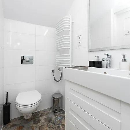 伦勃朗公寓酒店 3* 克拉科夫