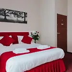 Rembrandt Apartahotel 3*