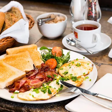 Rembrandt Apartahotel 3*